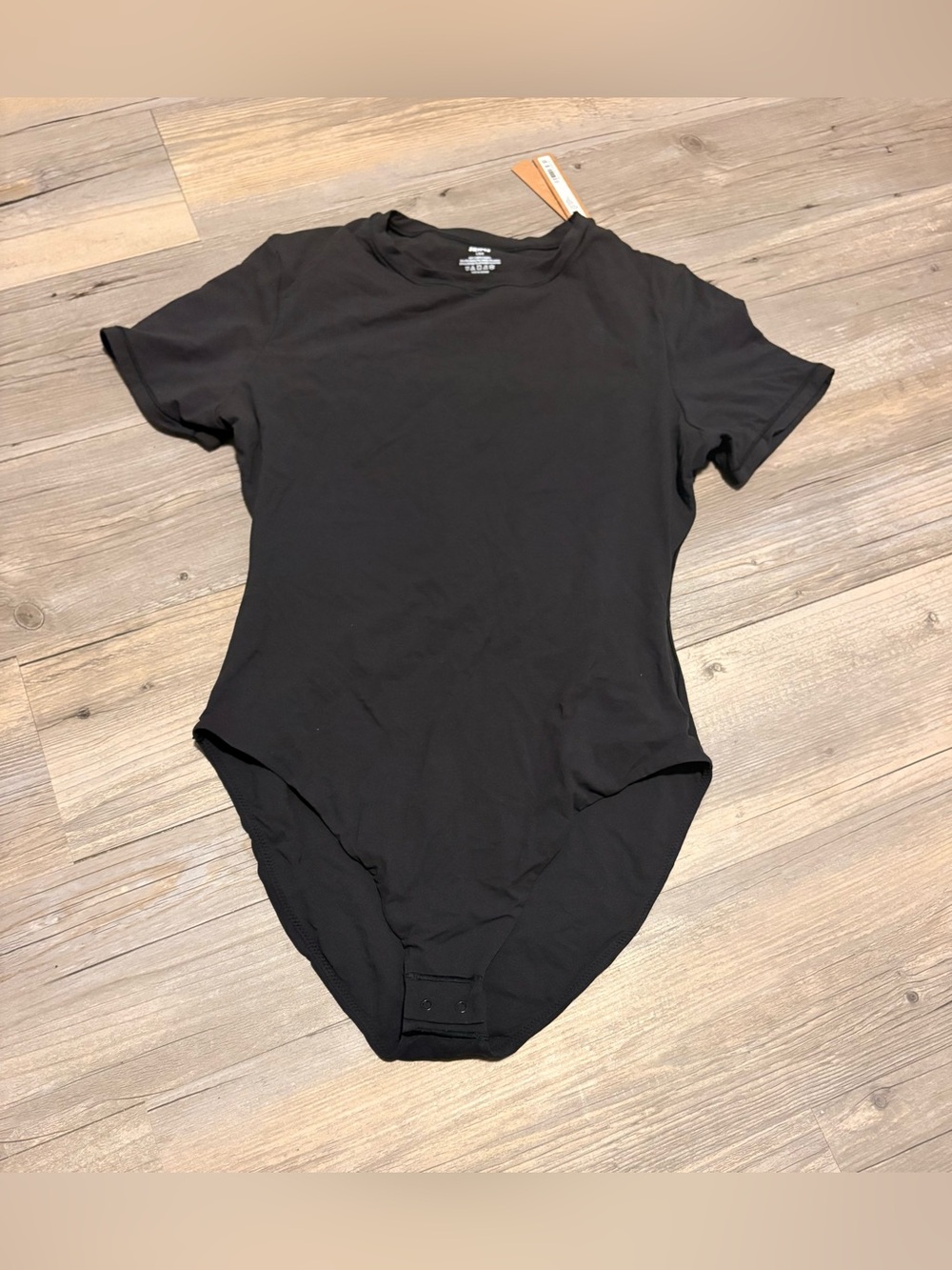 SKIMS Kim Kardashian Fits Everybody short sleeve bodysuit large new with tags